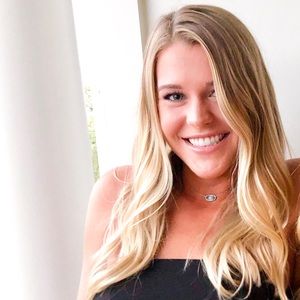 Meet your Posher, Abigail